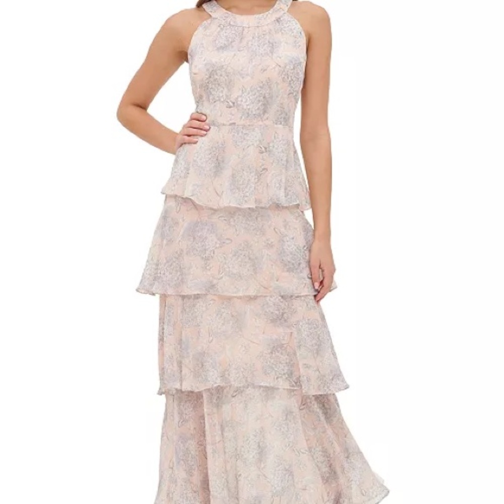 Tommy Hilfiger
Floral-Print Tiered Maxi Dress